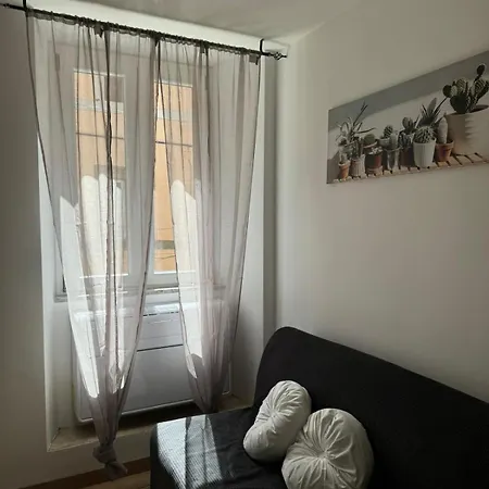 Monica's Apartman Ariccia